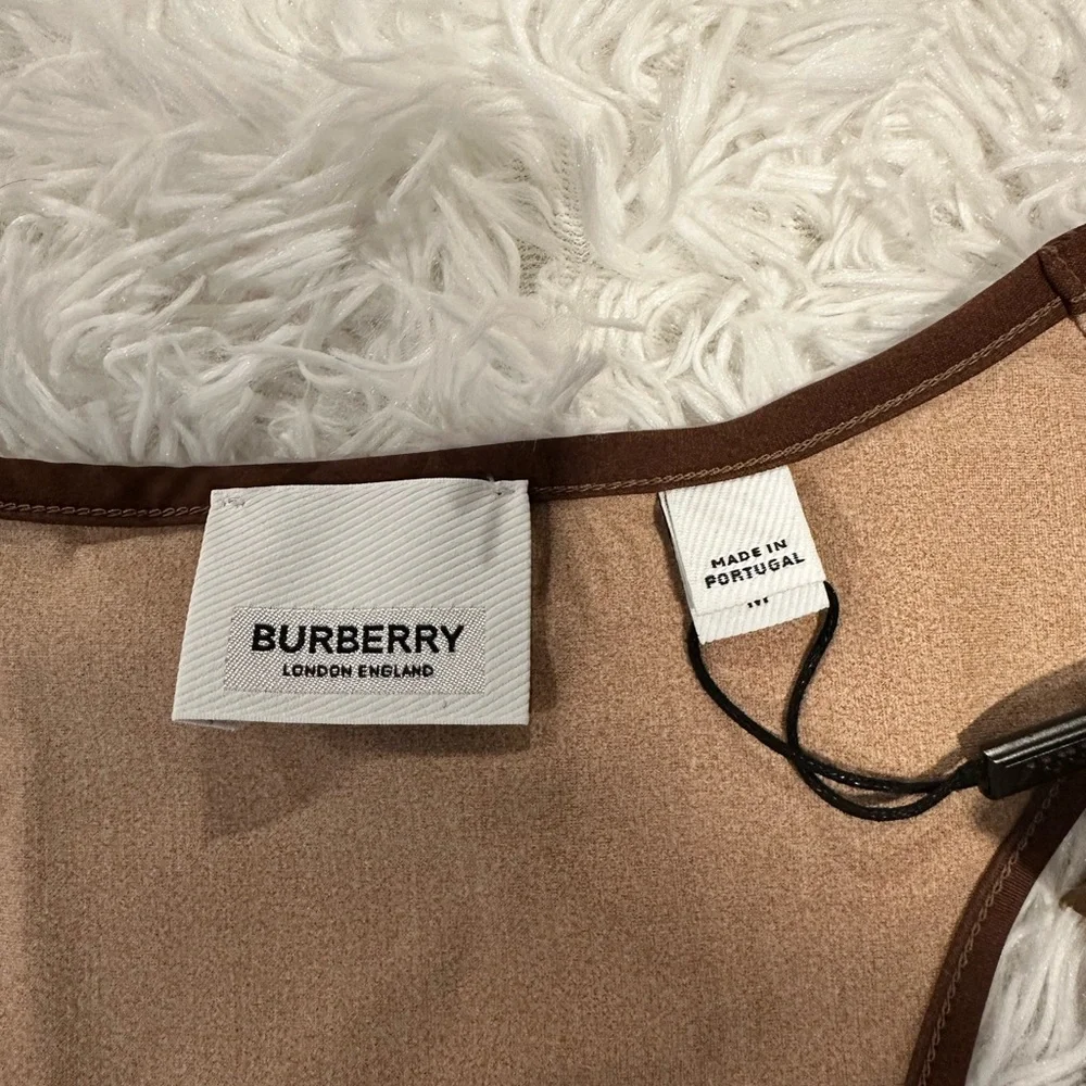 Burberry top size M - Picture 3 of 4